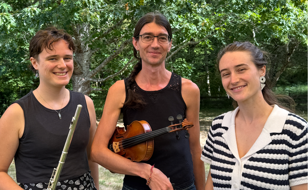 3 musicians outside